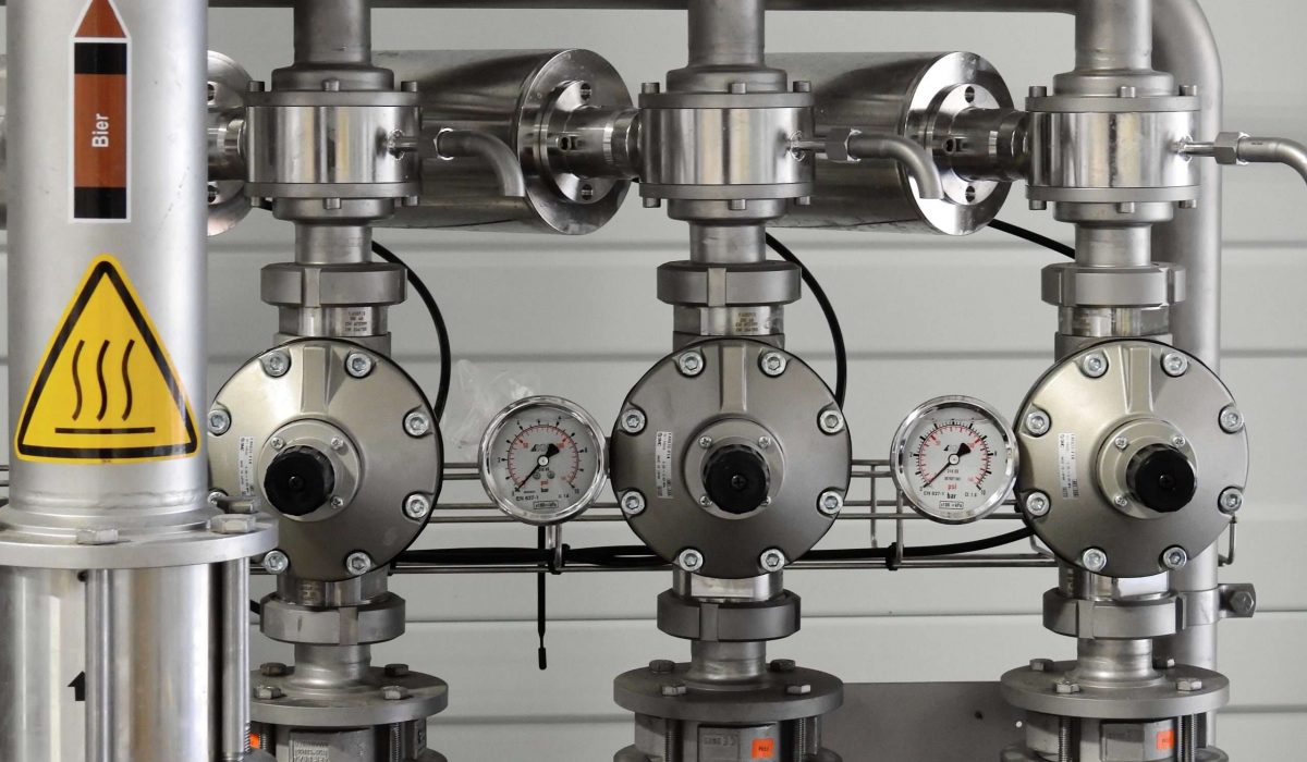 metal-pipes-plumbing-pressure-372796 metal-pipes-plumbing-pressure-372796